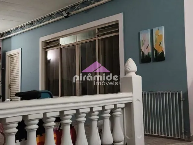 Casa com 210m² 3 quartos e 2 banheiros, à venda, no bairro Jardim Uirá em São José dos Campos