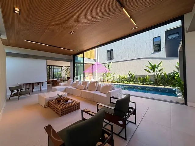 Casa 4 quartos e 6 banheiros, à venda, no bairro Urbanova em São José dos Campos