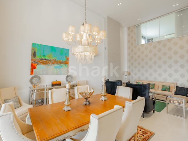Casa com 509m² 4 quartos e 7 banheiros, à venda, no bairro Alphaville em Santana de Parnaíba