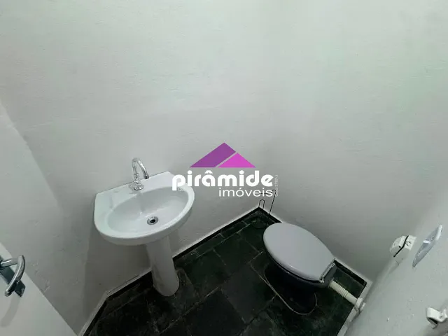 Casa com 81m² 2 quartos e 1 banheiro, para alugar, no bairro Porto Novo em Caraguatatuba