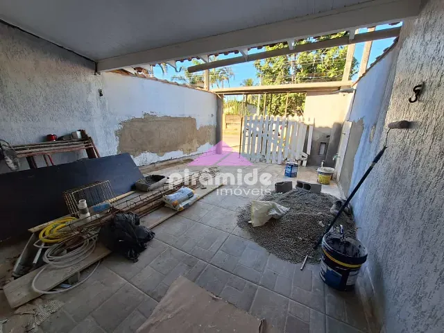 Casa com 81m² 2 quartos e 1 banheiro, para alugar, no bairro Porto Novo em Caraguatatuba
