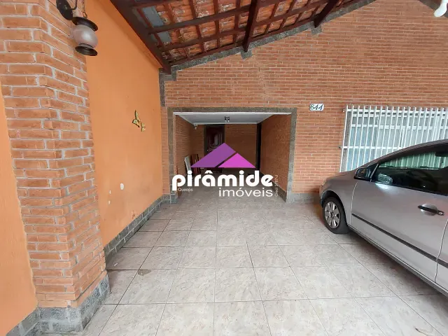 Casa com 300m² 3 quartos e 3 banheiros, à venda, no bairro Parque Industrial em São José dos Campos