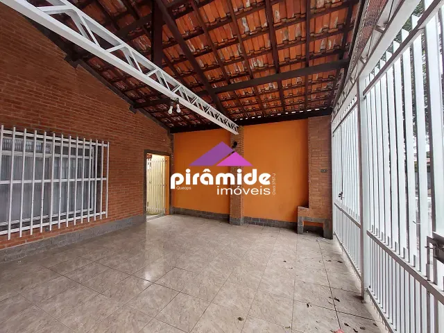 Casa com 300m² 3 quartos e 3 banheiros, à venda, no bairro Parque Industrial em São José dos Campos