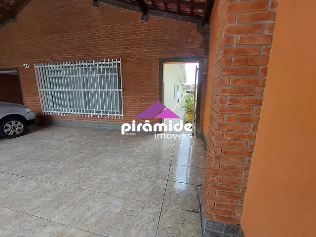 Casa com 300m² 3 quartos e 3 banheiros, à venda, no bairro Parque Industrial em São José dos Campos
