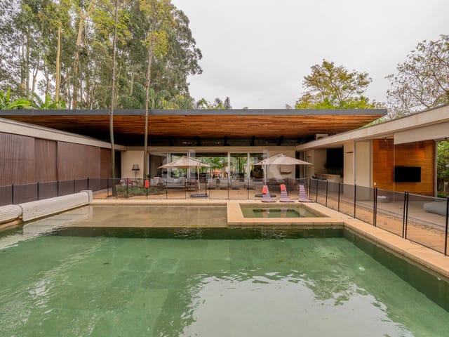 Casa com 1800m² 6 quartos e 8 banheiros, à venda, no bairro Porto Feliz em Porto Feliz