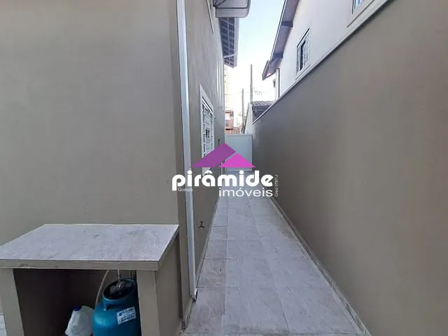 Casa com 250m² 3 quartos e 2 banheiros, à venda, no bairro Urbanova I em São José dos Campos