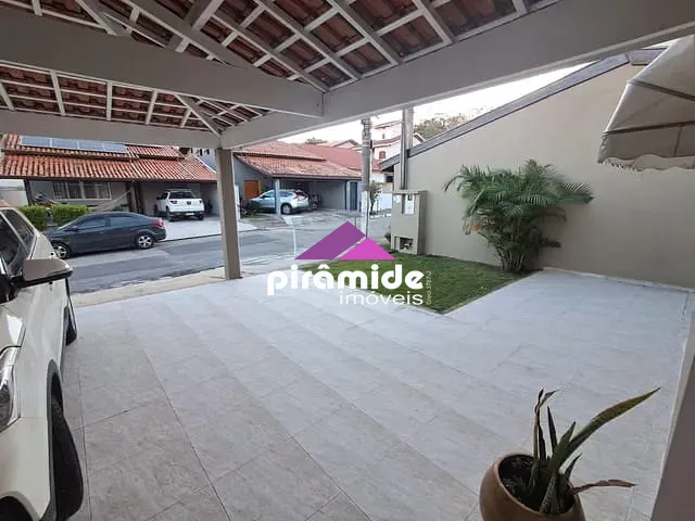 Casa com 250m² 3 quartos e 2 banheiros, à venda, no bairro Urbanova I em São José dos Campos