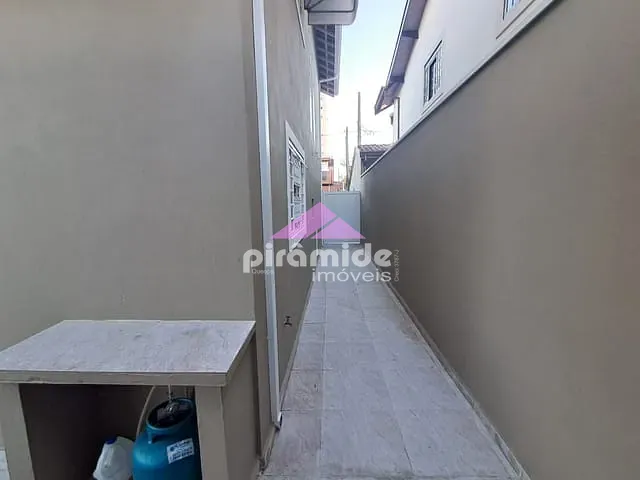 Casa com 250m² 3 quartos e 2 banheiros, à venda, no bairro Urbanova I em São José dos Campos