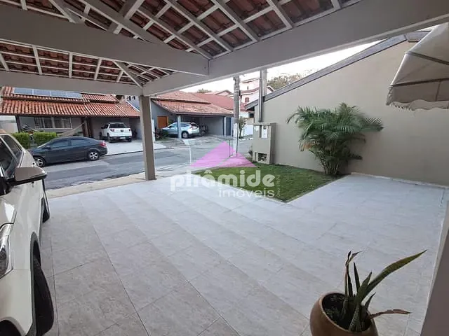 Casa com 250m² 3 quartos e 2 banheiros, à venda, no bairro Urbanova I em São José dos Campos
