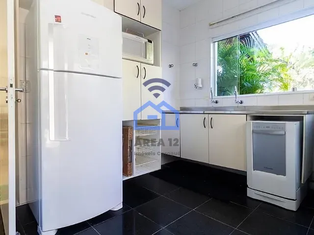 Casa com 875m² 5 quartos e 4 banheiros, à venda, no bairro Massaguaçu em Caraguatatuba