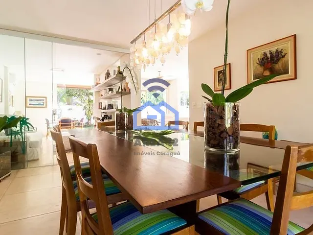 Casa com 875m² 5 quartos e 4 banheiros, à venda, no bairro Massaguaçu em Caraguatatuba