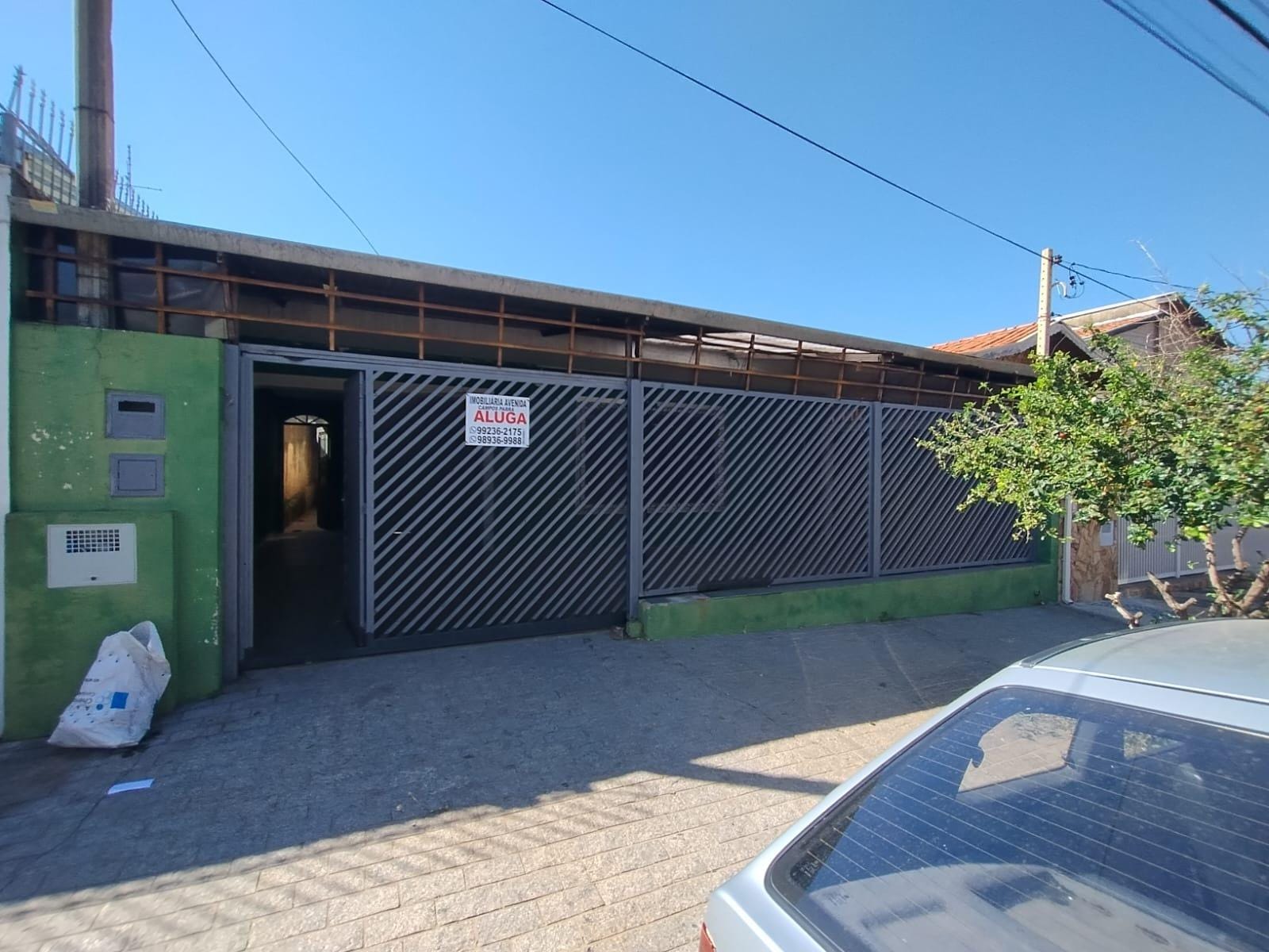 Casa para alugar com 2 quartos, 180m² - Foto 1