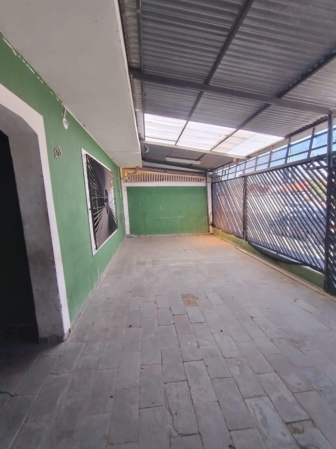 Casa para alugar com 2 quartos, 180m² - Foto 4