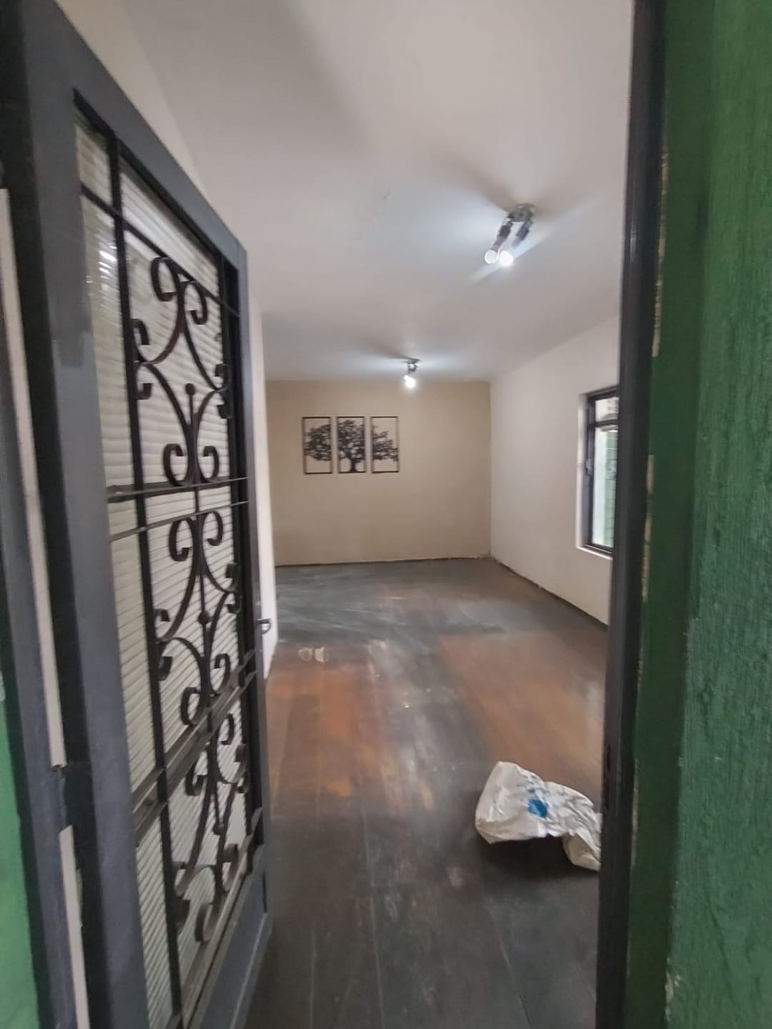 Casa para alugar com 2 quartos, 180m² - Foto 5