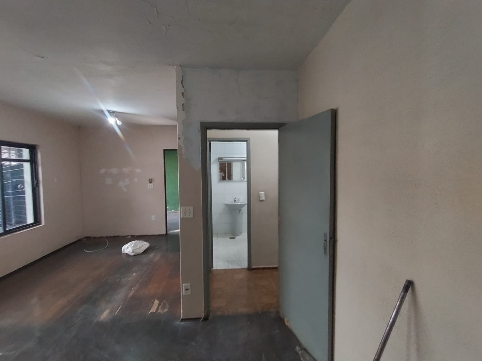 Casa para alugar com 2 quartos, 180m² - Foto 7