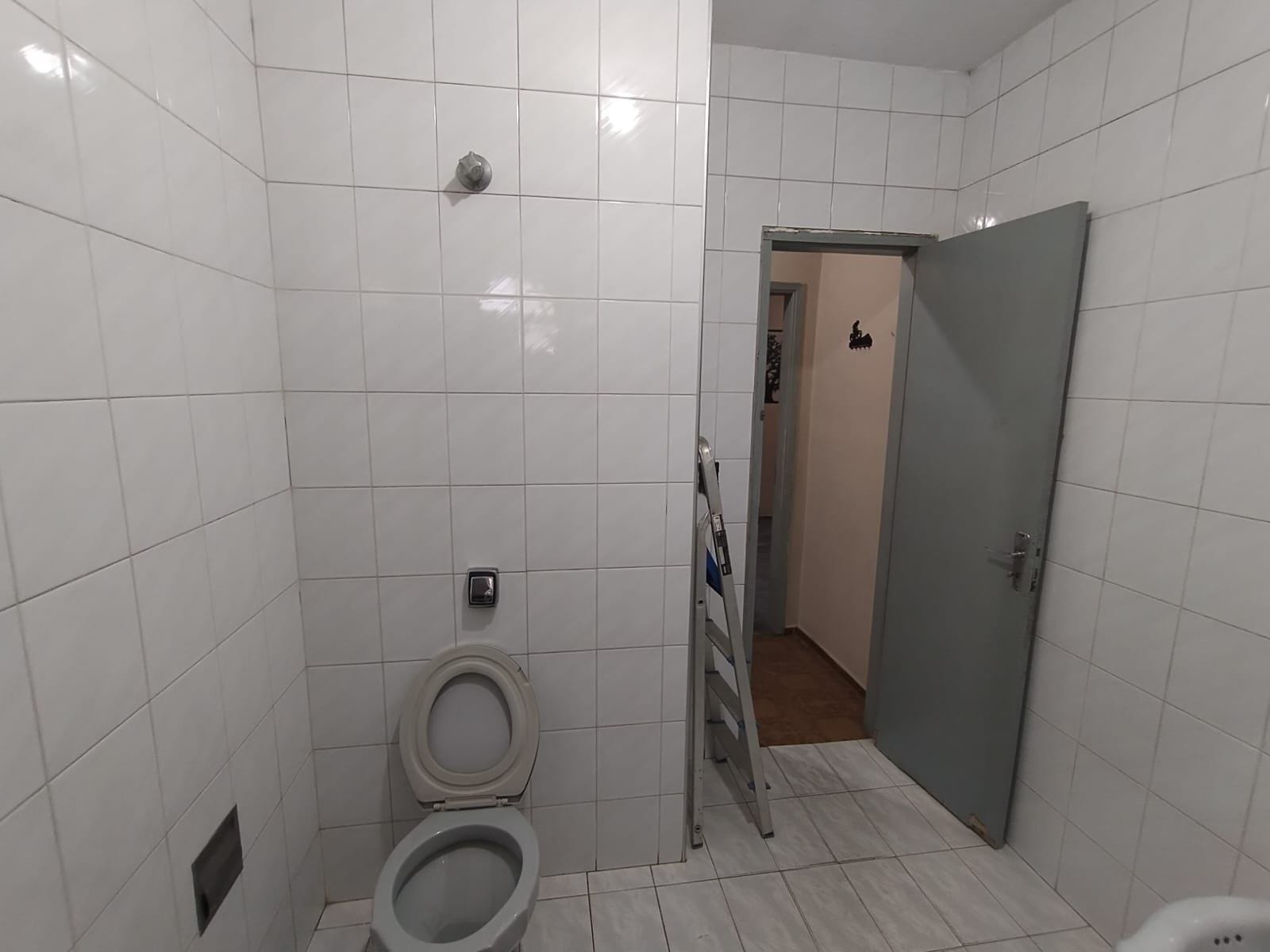 Casa para alugar com 2 quartos, 180m² - Foto 23