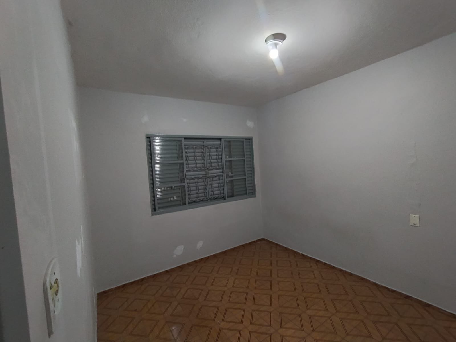 Casa para alugar com 2 quartos, 180m² - Foto 15