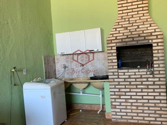 Casa com 200m² 2 quartos e 3 banheiros, à venda, no bairro Jardim Brasil em Cuiabá