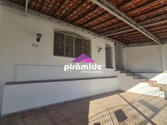 Casa com 272m² 4 quartos e 2 banheiros, à venda, no bairro Bosque dos Eucaliptos em São José dos Campos