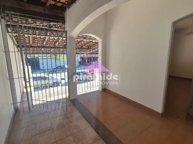Casa com 272m² 4 quartos e 2 banheiros, à venda, no bairro Bosque dos Eucaliptos em São José dos Campos