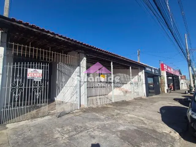 Casa com 272m² 4 quartos e 2 banheiros, à venda, no bairro Bosque dos Eucaliptos em São José dos Campos