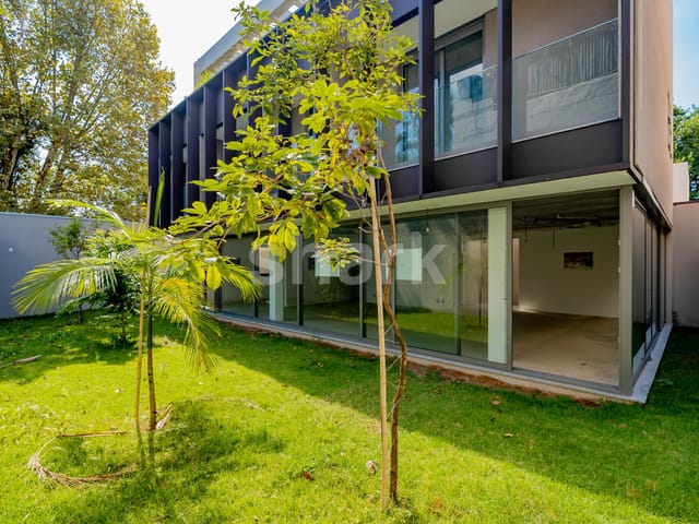 Casa com 730m² 4 quartos e 7 banheiros, à venda, no bairro Vila Nova Conceição em São Paulo
