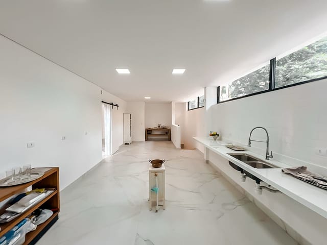 Casa 4 quartos e 6 banheiros, à venda, no bairro Jardim Guedala em São Paulo