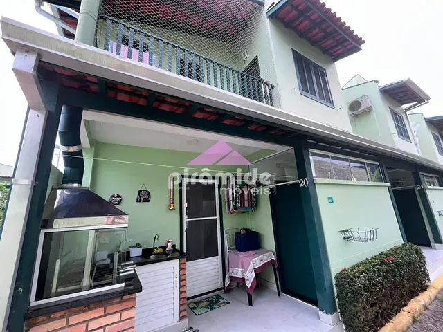 Casa 3 quartos e 2 banheiros, à venda, no bairro Vila Balneário Santa Martha em Caraguatatuba