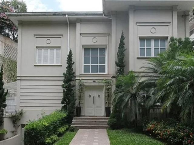 Casa com 919m² 4 quartos e 6 banheiros, à venda, no bairro Jardim Sílvia (Zona Oeste) em São Paulo