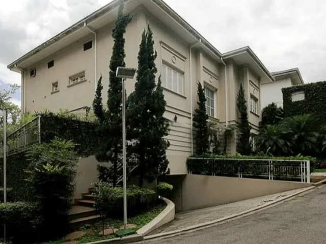 Casa com 919m² 4 quartos e 6 banheiros, à venda, no bairro Jardim Sílvia (Zona Oeste) em São Paulo