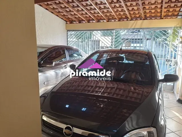 Casa 2 quartos e 2 banheiros, à venda, no bairro Jardim das Indústrias em São José dos Campos