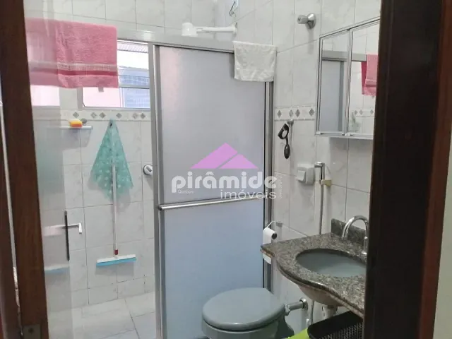 Casa 2 quartos e 2 banheiros, à venda, no bairro Jardim das Indústrias em São José dos Campos