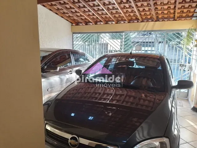 Casa 2 quartos e 2 banheiros, à venda, no bairro Jardim das Indústrias em São José dos Campos