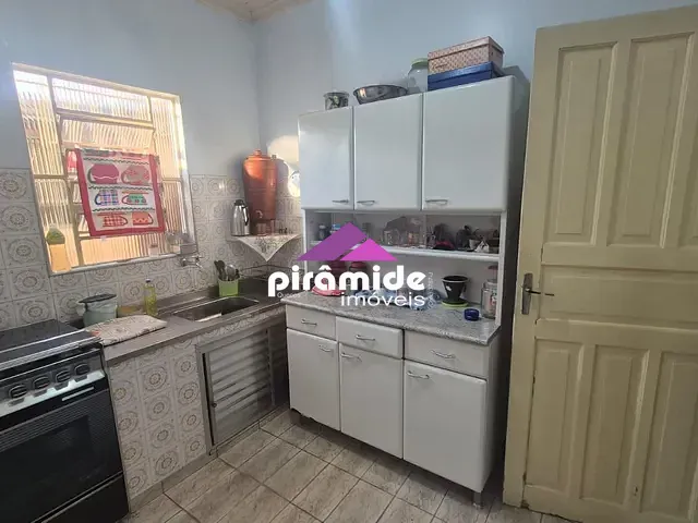 Casa 2 quartos e 1 banheiro, para alugar, no bairro Monte Castelo em São José dos Campos