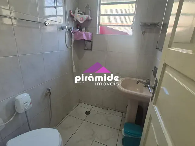 Casa 2 quartos e 1 banheiro, para alugar, no bairro Monte Castelo em São José dos Campos