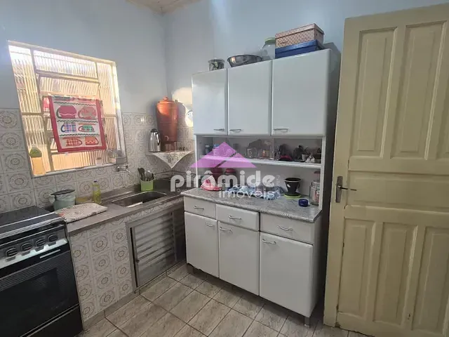 Casa 2 quartos e 1 banheiro, para alugar, no bairro Monte Castelo em São José dos Campos
