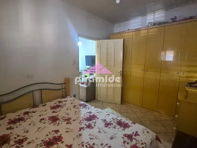Casa 2 quartos e 1 banheiro, para alugar, no bairro Monte Castelo em São José dos Campos