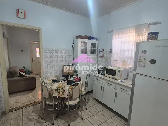 Casa 2 quartos e 1 banheiro, para alugar, no bairro Monte Castelo em São José dos Campos
