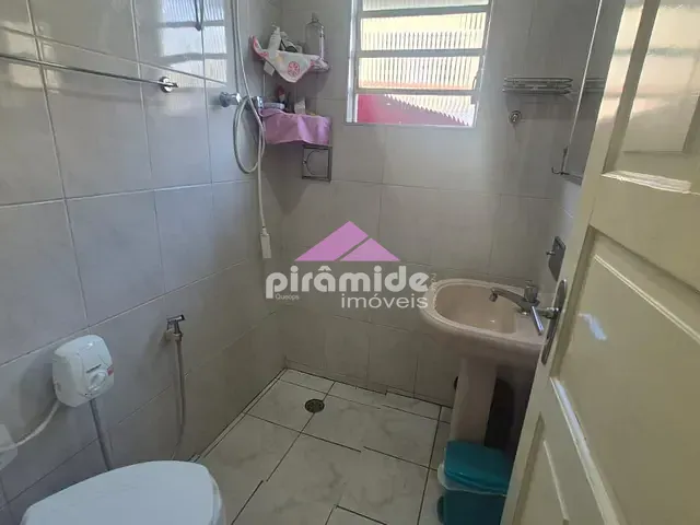 Casa 2 quartos e 1 banheiro, para alugar, no bairro Monte Castelo em São José dos Campos