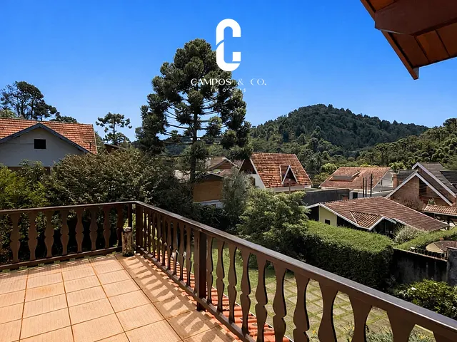 Casa com 930m² 3 quartos e 3 banheiros, à venda, no bairro Vila Jaguaribe em Campos do Jordão
