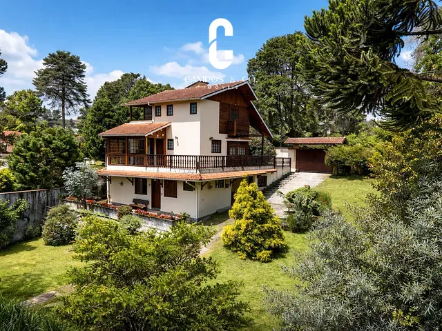 Casa com 930m² 3 quartos e 3 banheiros, à venda, no bairro Vila Jaguaribe em Campos do Jordão