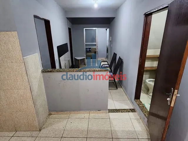 Casa 2 quartos e 1 banheiro, à venda, no bairro Colônia Santo Antônio em Barra Mansa