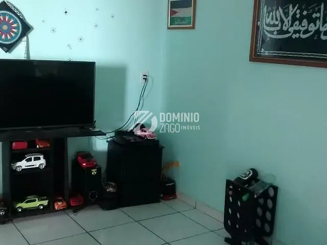 Casa com 281m² 4 quartos e 3 banheiros, à venda, no bairro Bom Retiro em Uberaba