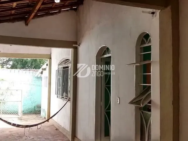 Casa com 281m² 4 quartos e 3 banheiros, à venda, no bairro Bom Retiro em Uberaba