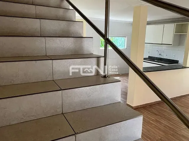 Casa 2 quartos e 2 banheiros, para alugar, no bairro Vilas do Atlântico em Lauro de Freitas