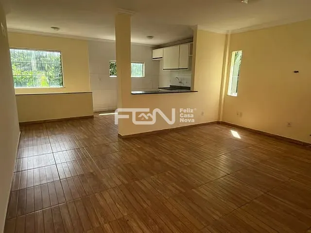Casa 2 quartos e 2 banheiros, para alugar, no bairro Vilas do Atlântico em Lauro de Freitas