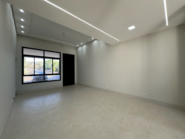 Casa com 250m² 3 quartos e 4 banheiros, à venda, no bairro Golden Hill Residence em Londrina
