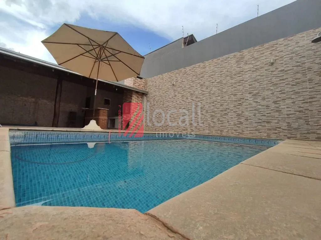 Casa com 3 quartos para aluguel, 250m² — foto 6 de 11