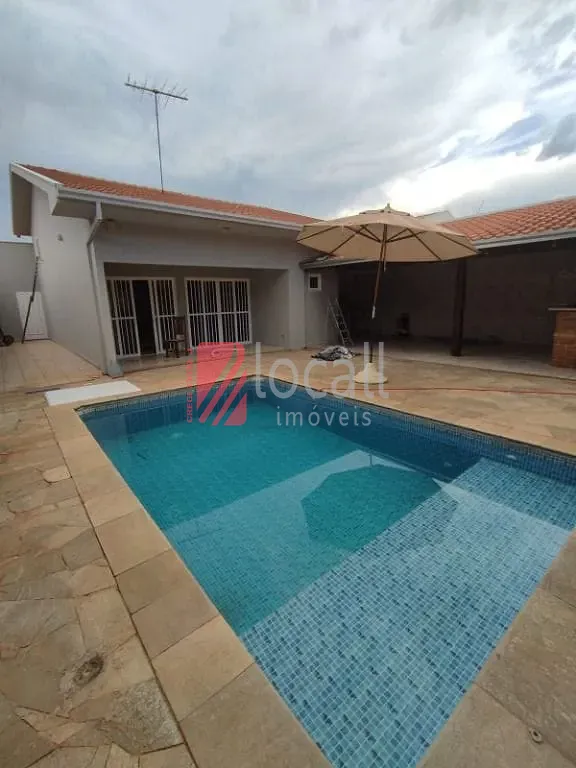 Casa com 3 quartos para aluguel, 250m² — foto 3 de 11