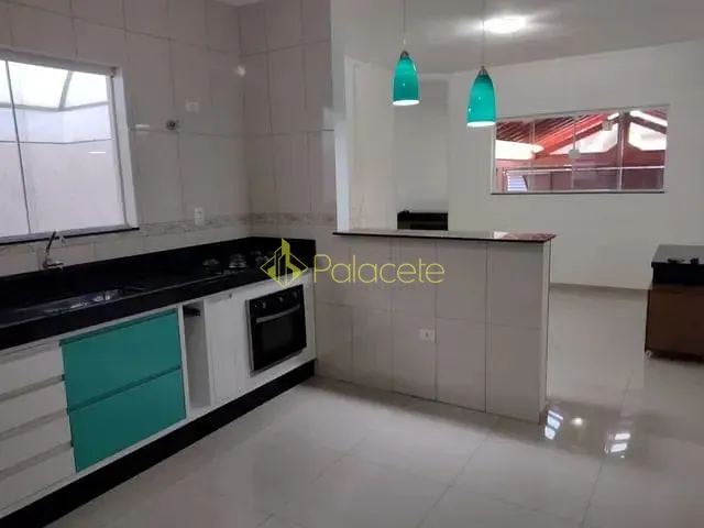 Casa 2 quartos e 2 banheiros, à venda, no bairro Residencial Colinas em Taubaté